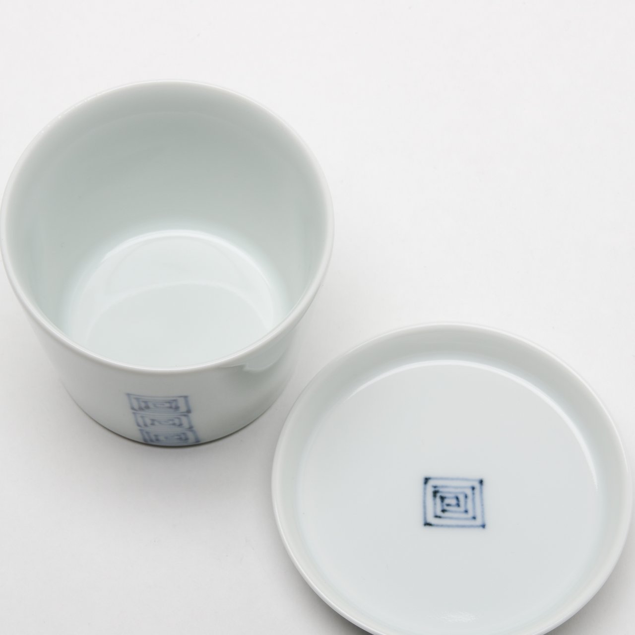 Amazon｜有田焼 そば猪口&薬味皿5個セット(雷紋/吉紋/呉須線